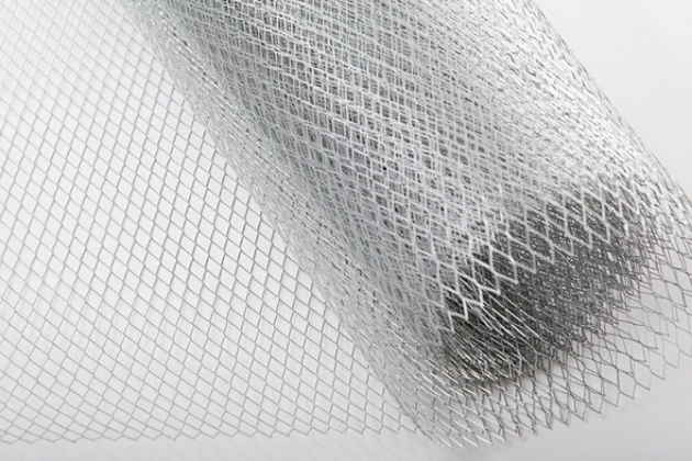 Plasă expandată zincată  25*60mm 30m